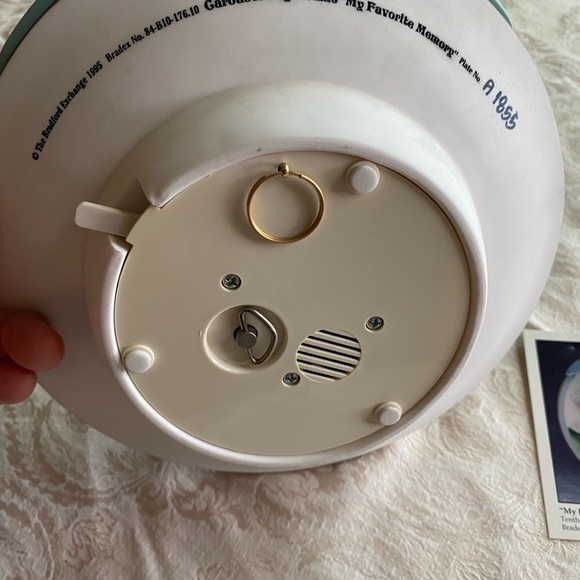 10th PLATE VINTAGE 1994 ‘MY FAVORITE MEMORY of the CAROUSEL DAYDREAMS COLLECTION - Picture 6 of 8